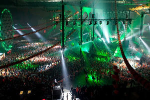 foto De Q-dance Feestfabriek, 10 juli 2010, Amsterdam ArenA, Amsterdam #602384