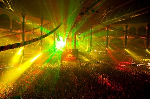 foto De Q-dance Feestfabriek, 10 juli 2010, Amsterdam ArenA, Amsterdam #602386