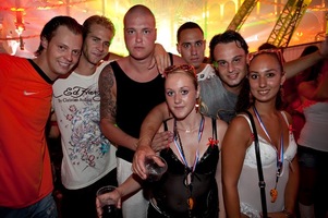 foto De Q-dance Feestfabriek, 10 juli 2010, Amsterdam ArenA, Amsterdam #602403