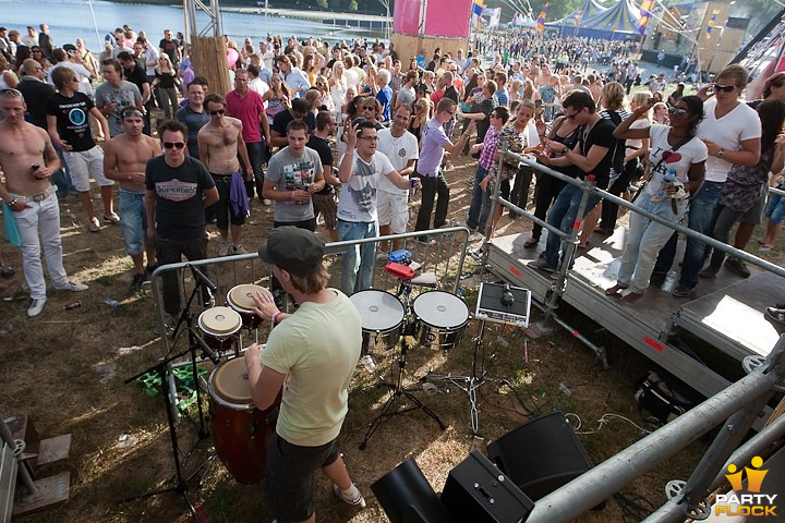 foto Freshtival, 24 juli 2010, Het Rutbeek, met Skip the Percussionist