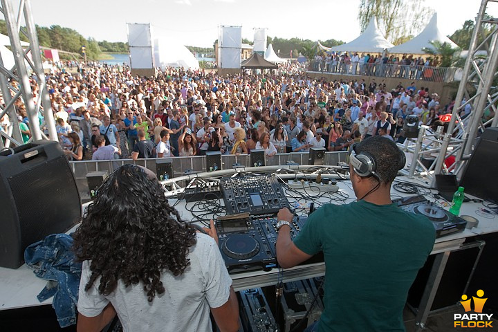 foto Freshtival, 24 juli 2010, Het Rutbeek, met Sunnery James & Ryan Marciano