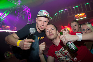 foto De wereld draait hardstyle, 15 april 2011, Bob's, Uitgeest #650007