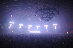 foto Awakenings, 23 april 2011, Gashouder, Amsterdam #651135