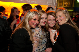 foto Absolutely Queensnight, 29 april 2011, Van Heekplein, Enschede #652932