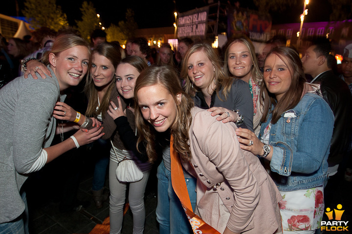 foto Absolutely Queensnight, 29 april 2011, Van Heekplein