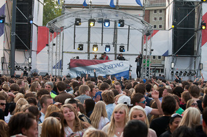 foto Bevrijdingsdag Enschede, 5 mei 2011, Van Heekplein, Enschede #653441