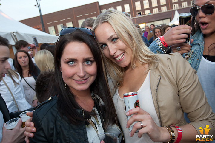 foto Bevrijdingsdag Enschede, 5 mei 2011, Van Heekplein