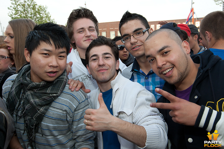 foto Bevrijdingsdag Enschede, 5 mei 2011, Van Heekplein