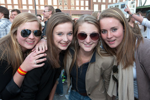 foto Bevrijdingsdag Enschede, 5 mei 2011, Van Heekplein, Enschede #653532