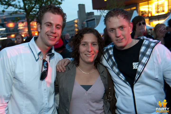 foto Bevrijdingsdag Enschede, 5 mei 2011, Van Heekplein