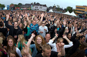 foto Dancetour Leeuwarden 2011, 3 juli 2011, Oldehoofsterkerkhof, Leeuwarden #664252