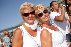 foto Touch at the Sea, 9 juli 2011, Vroeger, Bloemendaal aan zee #665620