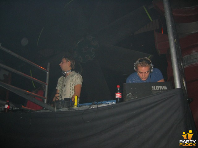 foto Toxic, 1 november 2003, Condor City, met Showtek