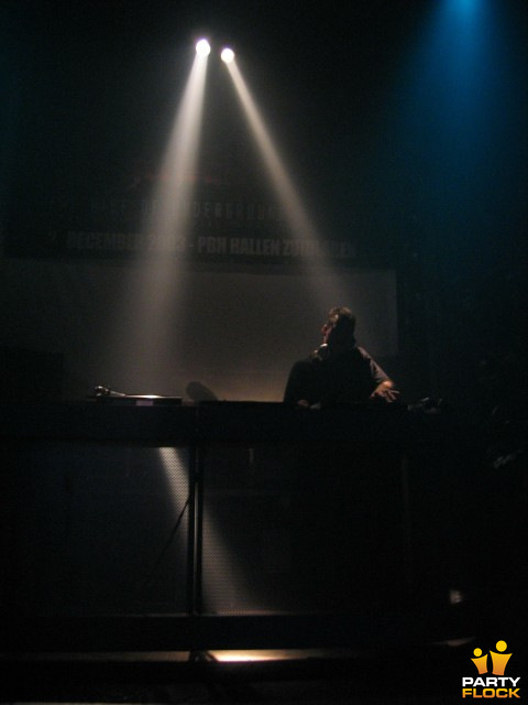 foto I Hate Trance, 31 oktober 2003, De Waakzaamheid, met Dios