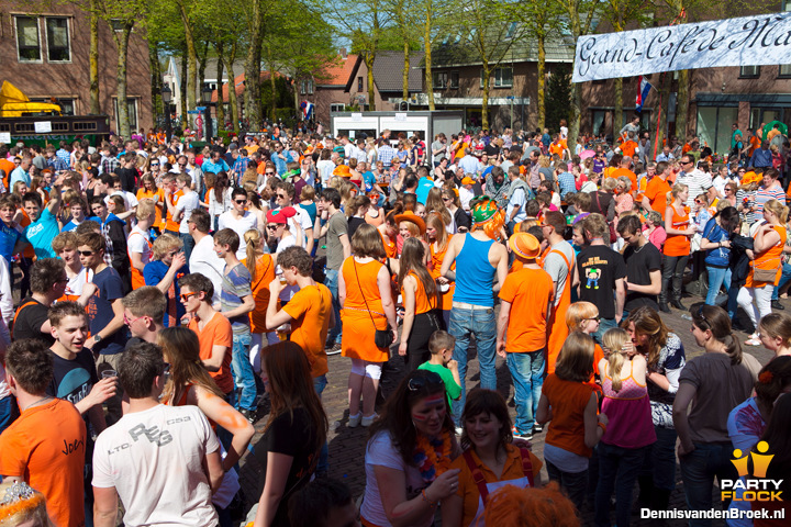 foto Koninginnedag, 30 april 2012, Kerkplein