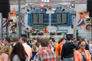 foto Koninginnedag Enschede, 30 april 2012, Van Heekplein, Enschede #709032