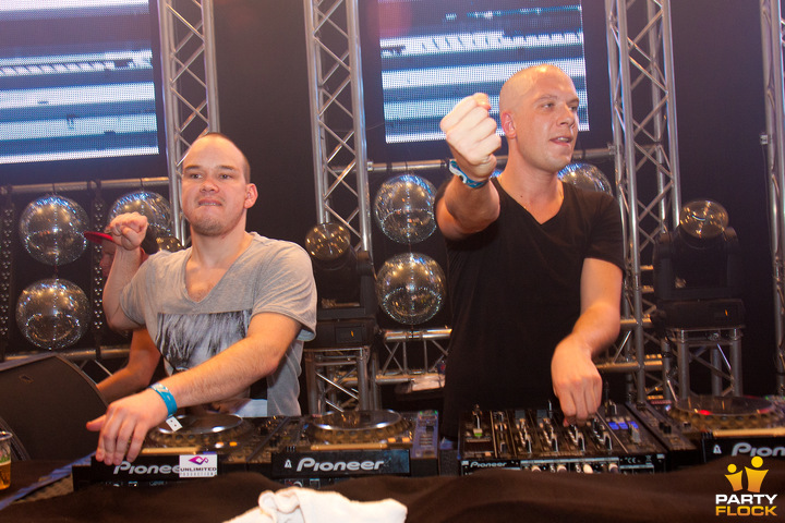 foto Euphoria, 12 mei 2012, Central Studios, met Noisecontrollers