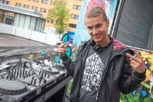 foto Dancetour, 8 juli 2012, Oldehoofsterkerkhof, Leeuwarden #721401