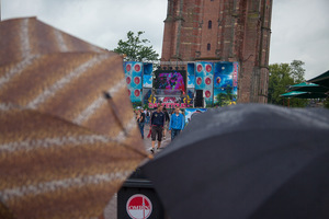 foto Dancetour, 8 juli 2012, Oldehoofsterkerkhof, Leeuwarden #721423