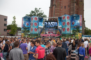 foto Dancetour, 8 juli 2012, Oldehoofsterkerkhof, Leeuwarden #721499