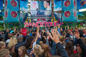 foto Dancetour, 8 juli 2012, Oldehoofsterkerkhof, Leeuwarden #721561