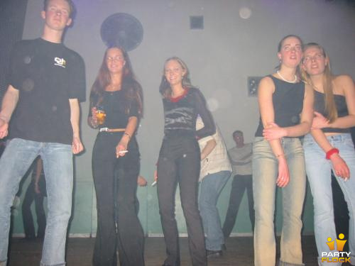 foto Back2school, 15 maart 2002, «O» Dance Theatre