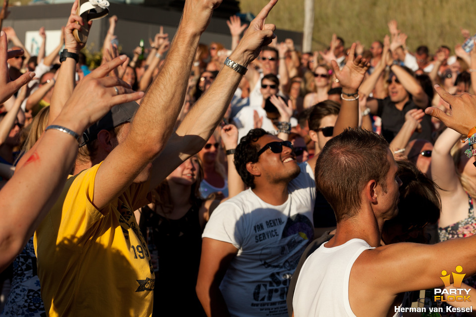 foto Ferry Corsten on the beach, 12 augustus 2012, Fuel