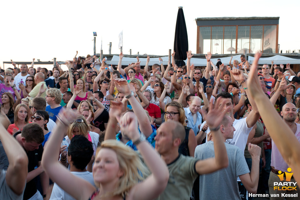 foto Ferry Corsten on the beach, 12 augustus 2012, Fuel