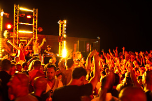 foto Ferry Corsten on the beach, 12 augustus 2012, Fuel, Bloemendaal aan zee #727809