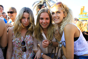 foto Click at the beach, 12 augustus 2012, Woodstock 69, Bloemendaal aan zee #727859