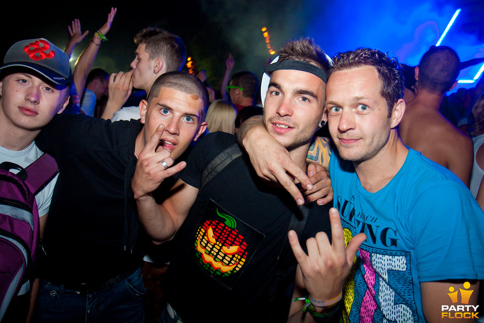foto's The Qontinent · Camping Pre Party, 10 augustus 2012, Puyenbroeck
