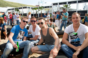 foto Hypnotize, 4 augustus 2012, Vroeger, Bloemendaal aan zee #728444