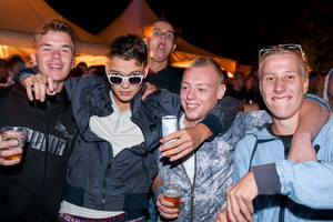 foto Watch out!, 31 augustus 2012, Parkeerterrein Bungalowpark Yerseke, Yerseke #731027