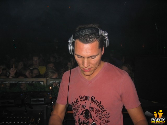 foto Asta presents, 19 december 2003, AStA, met Tiësto