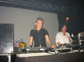 foto Woman's Kind: A Basic Grooves Special, 21 maart 2002, Atak, Enschede #7691