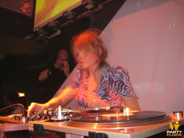 foto Motion Exclusive, 26 december 2003, Muziekfabriek, met Sister Bliss