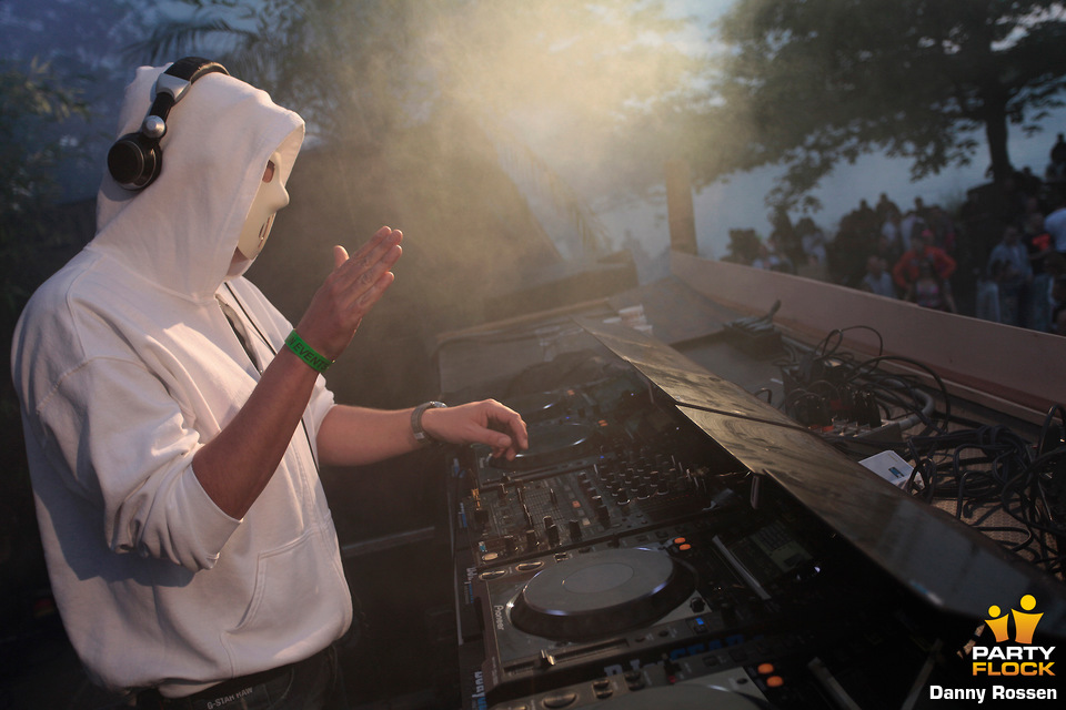 foto Together we are Hardcore, 8 juni 2013, North Sea Venue, met Angerfist