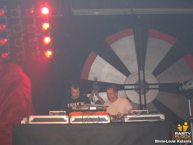 Foto's Multigroove, 31 december 2003, Amstelborgh / Borchland Hallen, Amsterdam