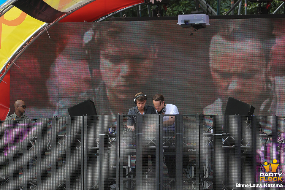 foto Outdoor Stereo Festival 2013, 29 juni 2013, Julianapark, met Zawdi MC, Delivio Reavon & Aaron Gill