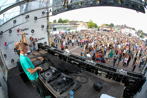 foto Dancetour Leeuwarden, 14 juli 2013, Oldehoofsterkerkhof, Leeuwarden #783032