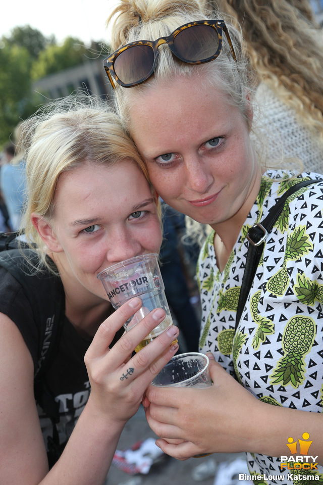 foto Dancetour Leeuwarden, 14 juli 2013, Oldehoofsterkerkhof