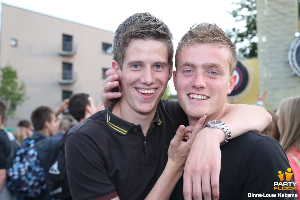 foto Dancetour Leeuwarden, 14 juli 2013, Oldehoofsterkerkhof