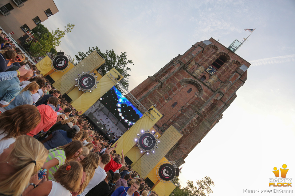 foto Dancetour Leeuwarden, 14 juli 2013, Oldehoofsterkerkhof