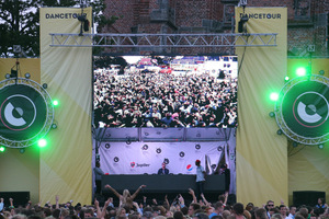 foto Dancetour Leeuwarden, 14 juli 2013, Oldehoofsterkerkhof, Leeuwarden #783225