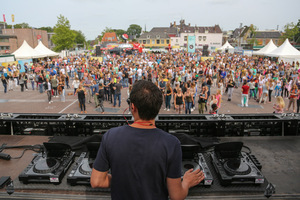 foto Dancetour Leeuwarden, 14 juli 2013, Oldehoofsterkerkhof, Leeuwarden #783288