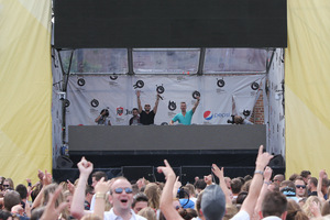 foto Dancetour Leeuwarden, 14 juli 2013, Oldehoofsterkerkhof, Leeuwarden #783311