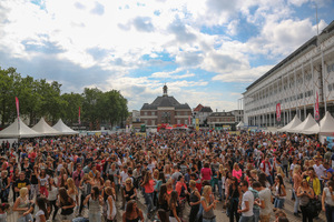 foto Dancetour, 11 augustus 2013, Marktplein, Apeldoorn #789703