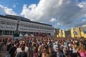 foto Dancetour, 11 augustus 2013, Marktplein, Apeldoorn #789811