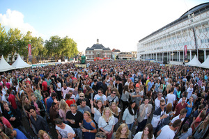 foto Dancetour, 11 augustus 2013, Marktplein, Apeldoorn #789819