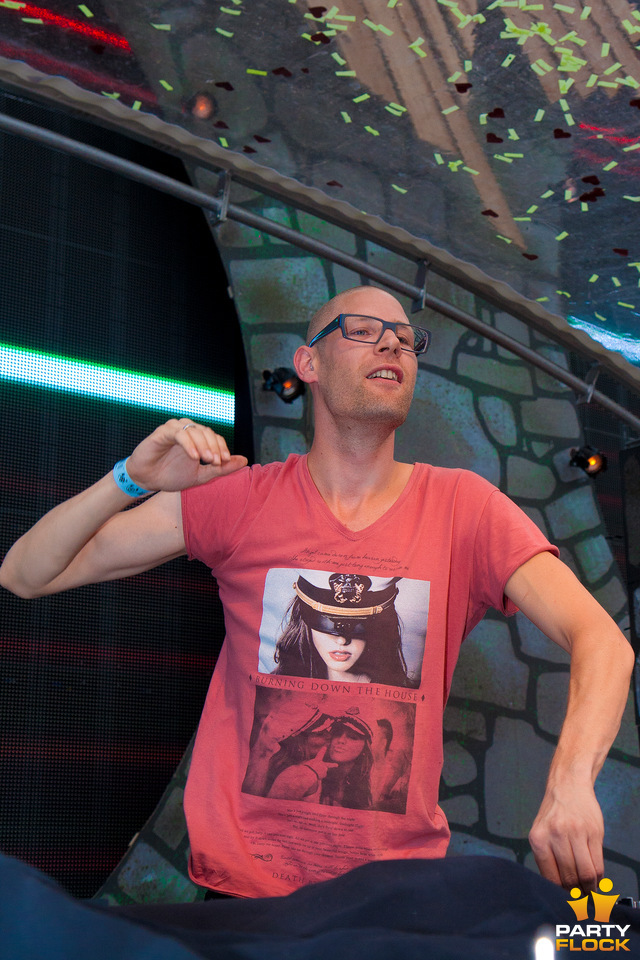 foto The Qontinent, 10 augustus 2013, Puyenbroeck, met Frontliner